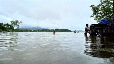 Puluhan Rumah Warga Pesisir Karimun Diterjang Banjir Rob