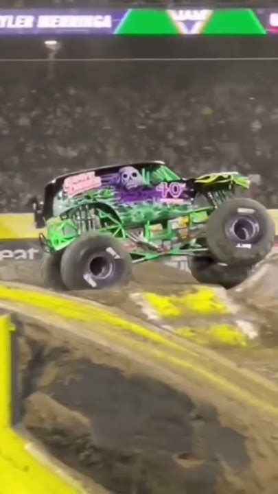 Monster Jam 2022 Anaheim Show 3 Frestyle Wow Crashes Driver Tyler Menninga Grave Digger Youtube