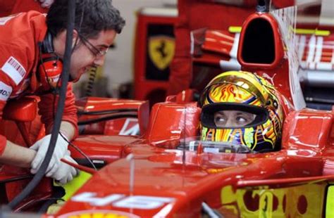 Kisah Valentino Rossi Sempat Jajal Mobil F1 Bareng Scuderia Ferrari