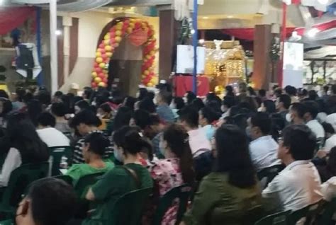 Jemaat Khidmat Ikuti Misa Natal Di Gereja Katedral Medan GenPI Co SUMUT