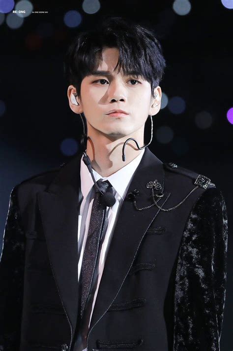 Pin de Kara em Ong Seong Woo 옹성우 Ongs