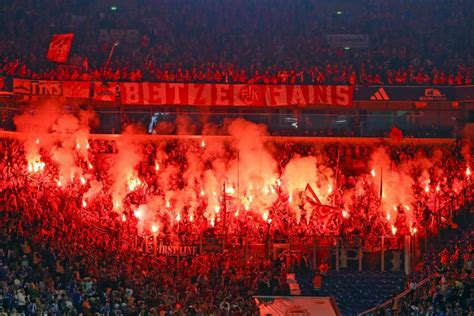 Ultras Gelsenkirchen U Ern Sich Zu Choreografie Verbot Faszination