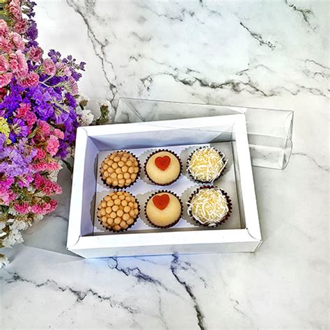 Caixa para 6 brigadeiros com tampa PVC, Branco ou Kraft, Pack 10 unida