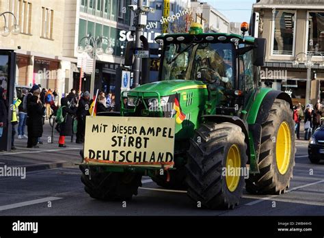 Köln Bauern demo Bauern Proteste in Köln Bauern blockieren mit Ihren