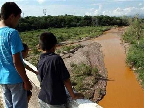 Organismo sanitario advierte que minera que causó derrame debe