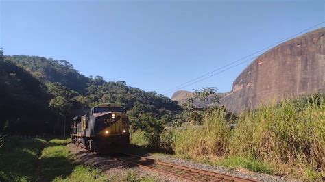 Trem De Carga Geral Passando Pela Grande Pedra De Paraibuna Distrito