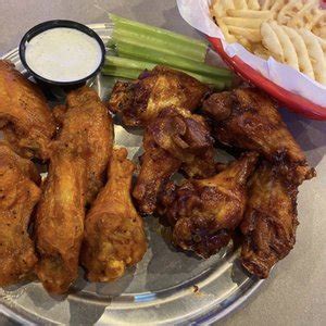 Pluckers Wing Bar Shepherd Photos Reviews