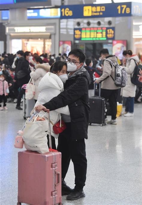 回家过年春运首日上海虹桥站平稳有序 旅客踏上团圆之旅 知乎