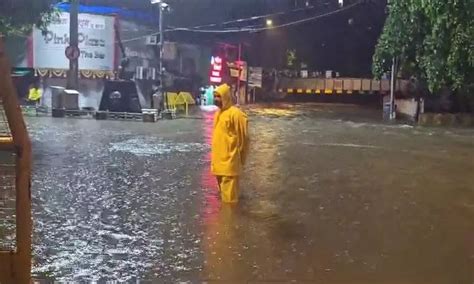 6 గటలల 300 మ మ ల వన అసతవయసతమన నగర Mumbai Records Over