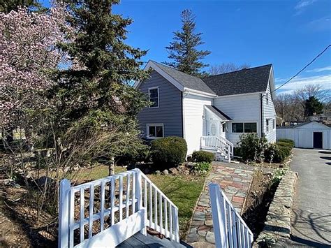 251 Essex St Saugus Ma 01906 Mls 73227502 Zillow