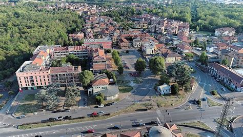 Solaro Piazza Grandi Di Villaggio Brollo Cambia Volto Tutti I