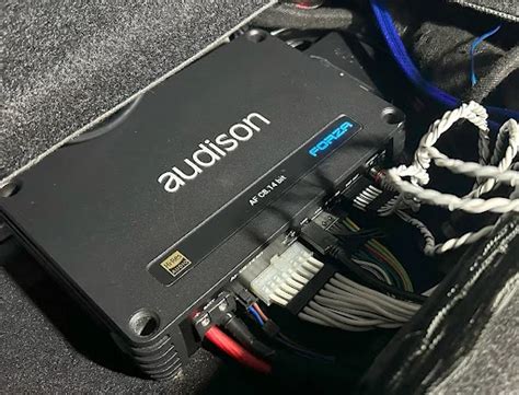 Double-Din Head Units: Your Ultimate Car Audio Upgrade Guide - Hunter Games Magazine