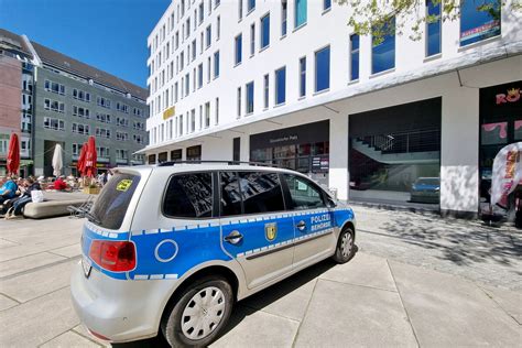 Polizeieinsatz im Chemnitzer Zentrum Mann entblößt sich vor Passanten