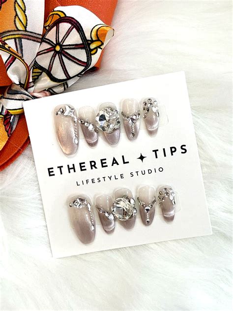 Nude Luxe Ethereal Tips