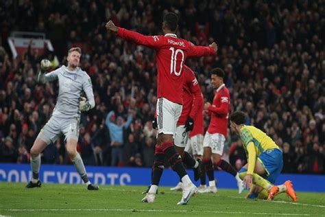 EFL Cup: Manchester United sets up final against Newcastle after win over Nottingham Forest by 5 ...