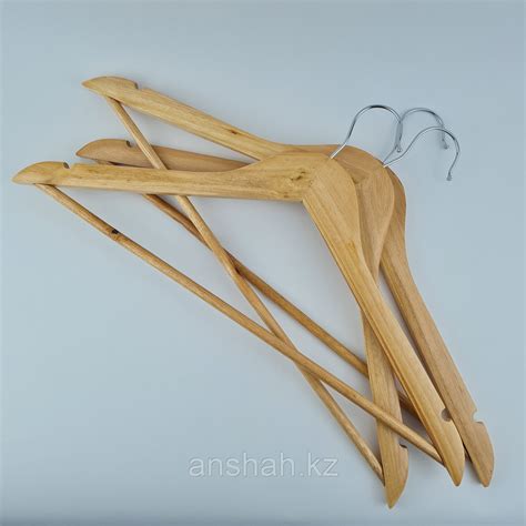 Вешалки(плечики), деревянные купить в Алматы оптом