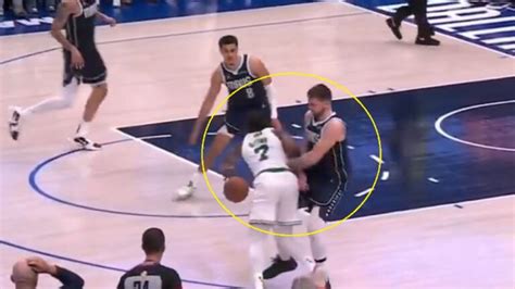 Luka Doncic Fouls Out On Questionable Call In Game 3 Of Nba Finals