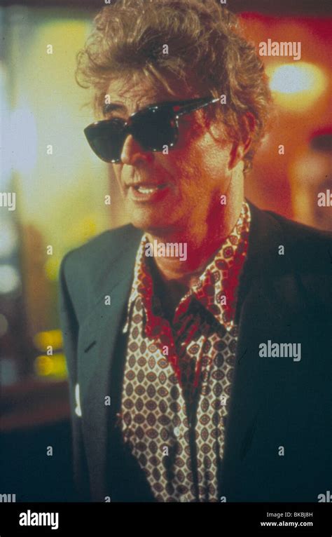 STRIPTEASE -1996 BURT REYNOLDS Stock Photo - Alamy