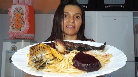 Almo O De Quarta Feira Comendo Arroz Macarr O Tilapia Frita E Cozida