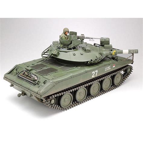 Tamiya 36213 US Airborne Tank M551 Sheridan Display Model