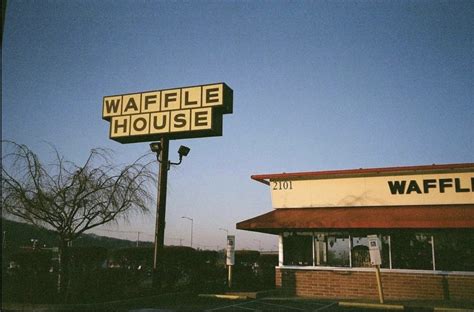 Enjoy Valentine's Day In Atlanta At The Local Waffle House