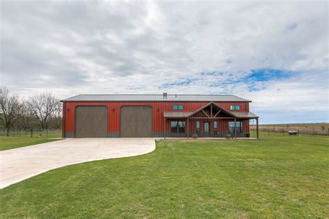 How Are Barndominiums Built? A Big PIcture Look