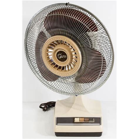 OSCILLATING TABLE FAN