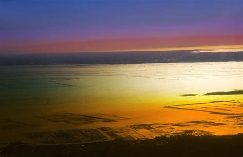 Dusk Laguna De Bay 1600 Thats The Rock In The Upper Flickr