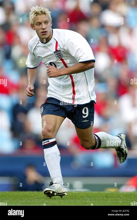 ALAN SMITH ENGLAND & LEEDS UNITED FC VILLA PARK BIRMINGHAM ENGLAND 07 ...