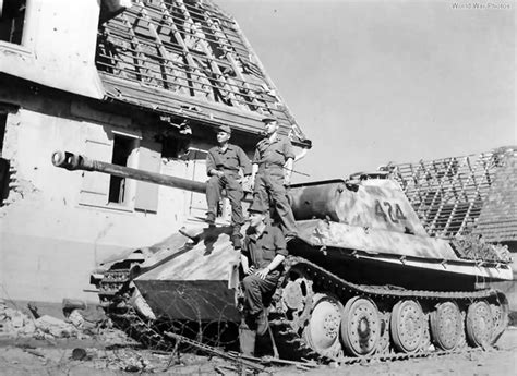 Panther Ausf G Code 424 France 1945 World War Photos