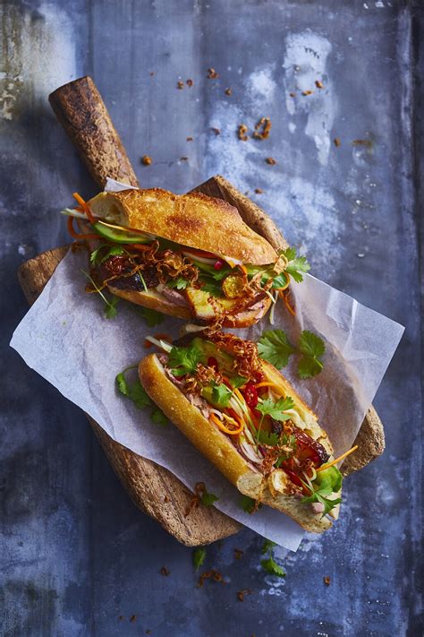 Bánh Mì Met Varkensbuik Ham En Paté Recept 24kitchen