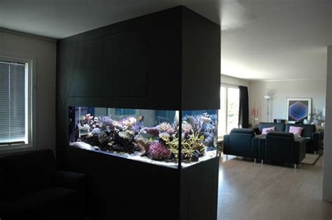 22 Spectacular Room Dividers With Modern Aquarium OBSiGeN