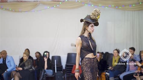 A Model Without Panties Pantiless In Fashion Show Catwalk Nude