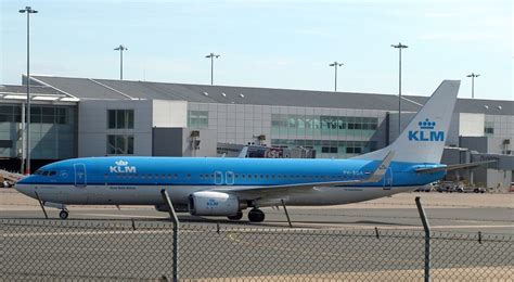 PH BGA KLM Boeing B737 8K2 WL PH BGA Approaches The Termi Flickr