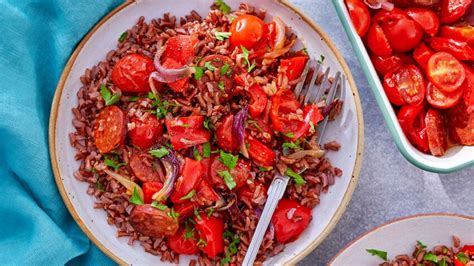 Salade de riz rouge chorizo et poivrons rôtis facile découvrez les