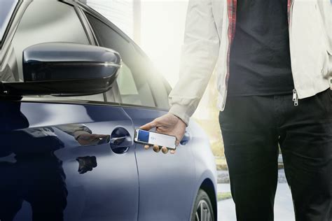 Apple announces CarKey, coming to BMW cars