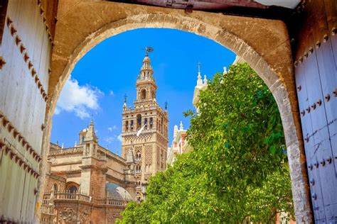 Sevilla Tour Guiado Del Alc Zar Con Acceso Prioritario Getyourguide