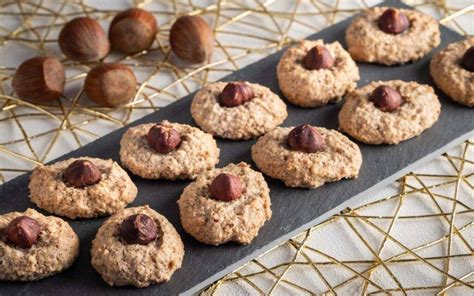 Biscotti Con Farina Di Nocciole Biscotti Semplici Per La Colazione