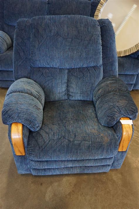 BLUE FABRIC RECLINER CHAIR - Big Valley Auction