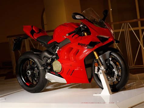 2022 Ducati Panigale V4 And V4 S First Look Motorcyclist