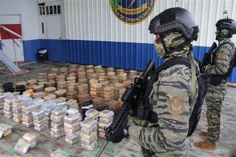 Policía Nacional incauta 470 kilos de presunta droga en costas de San