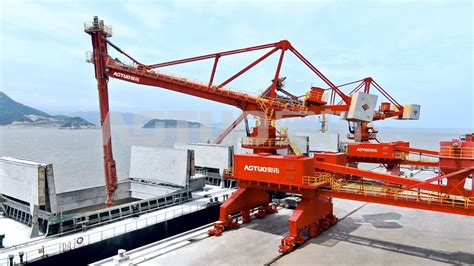 Rail Mobile Screw Ship Unloader China Aotuo Cement Screw Ship