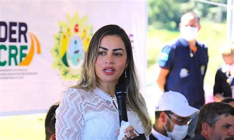 Em Brasil Ia Prefeita Fernanda Hassem Exonera Quase Comissionados