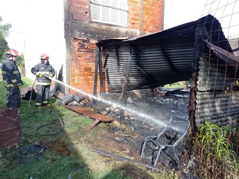 Se incendió un galpón en la zona sur de la ciudad hubo daños totales