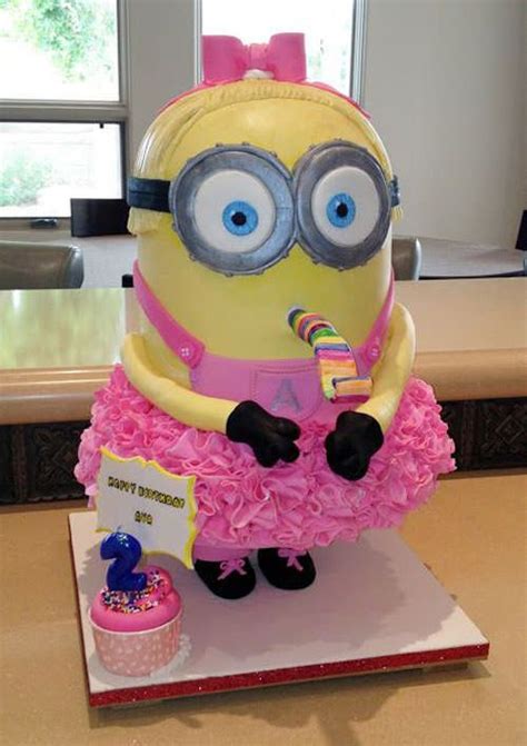 Torte Dei Minions Con Decorazioni In Pasta Di Zucchero Torte