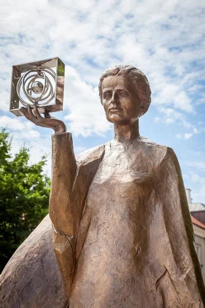 Varsovia Polonia De Julio De Monumento A Maria Sklodowska