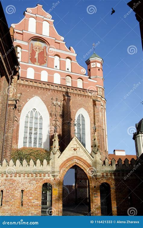 St Anne S Kirche Und Kirche Bernardine Monasterys In Vilnius