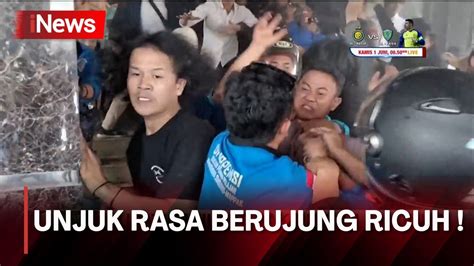 Parah Unjuk Rasa Tuntut Jalan Rusak Di Kantor Bupati Di Tana Toraja