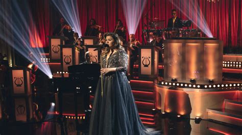 Kelly Clarkson Holiday Special 'When Christmas Comes Around' Airing on NBC