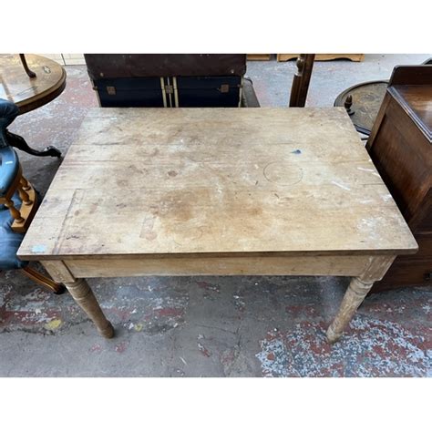 A Victorian Pine Farmhouse Dining Table Approx Cm High X Cm Wide